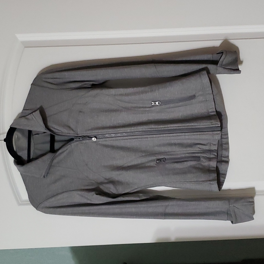 EUC Lululemon Define Jacket Size 6